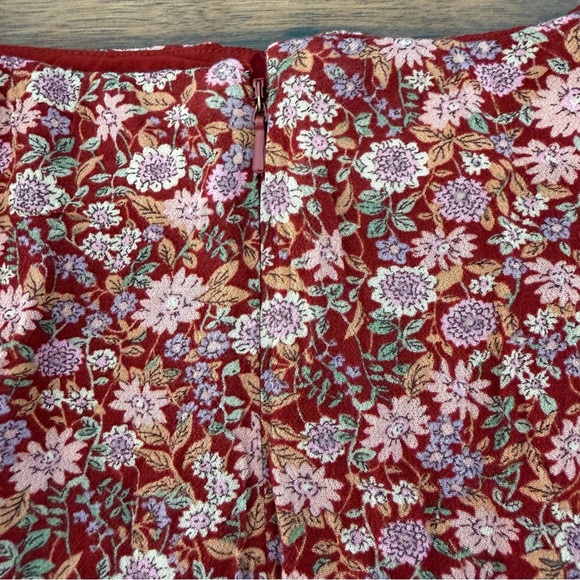 American Eagle Floral Flowy Skirt - Red and Pink Medium Stretch Flirty - Picture 5 of 6